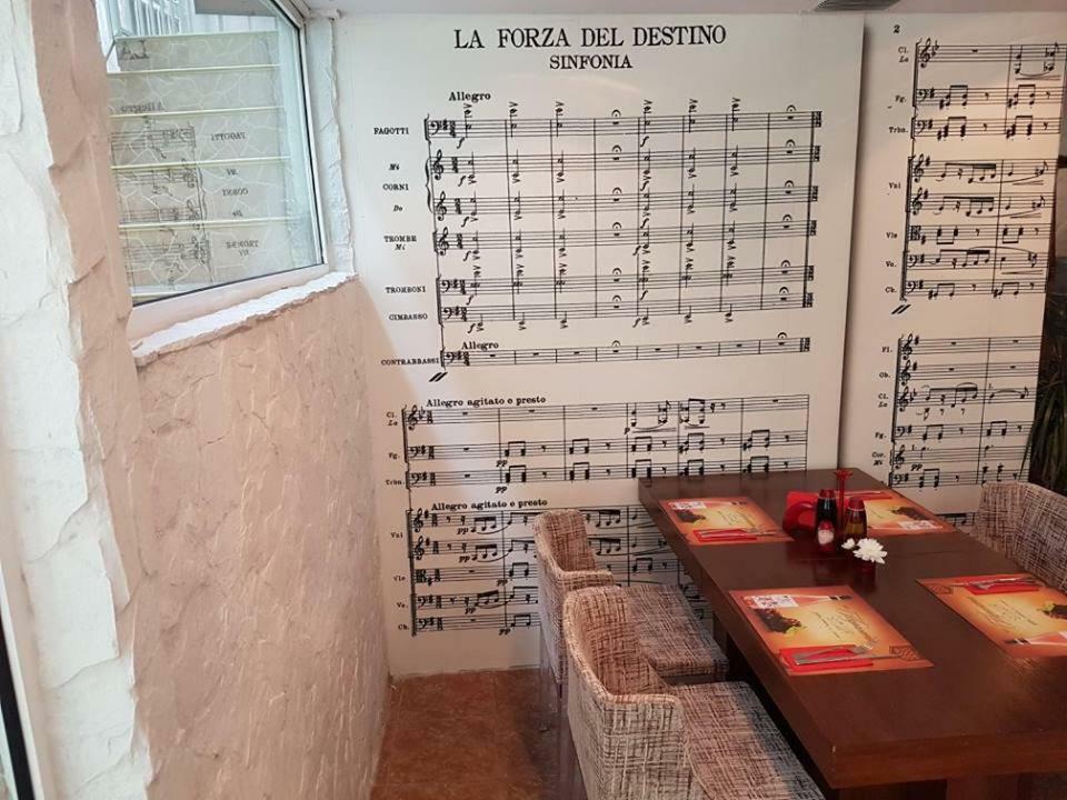 Guest Rooms Opera Plovdiv Ngoại thất bức ảnh